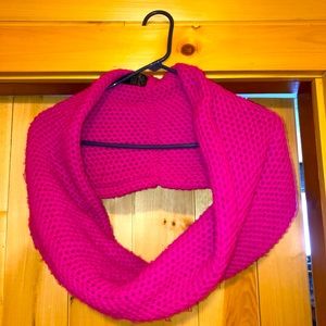 Chunky knit infinity scarf
